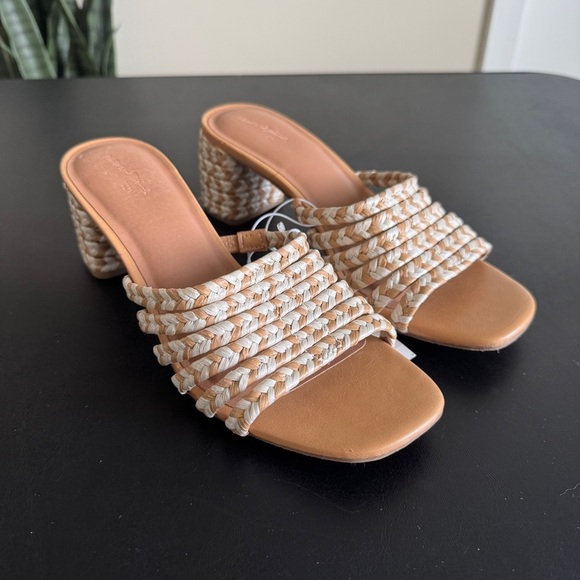 Universal Thread Tan Woven Sandals - Picture 1 of 7